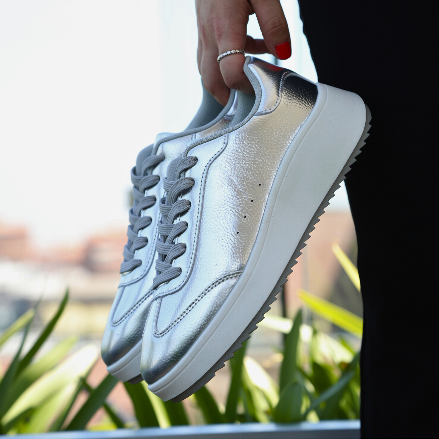 Zapatilla Mujer Plateado Alexa Detogni